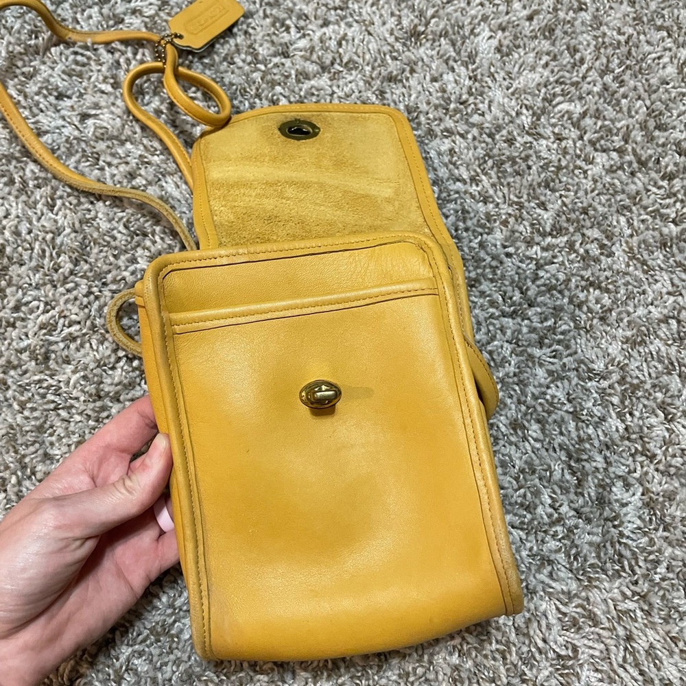 Vintage Coach Yellow Leather Scooter Crossbody Bag 9893 US Early 90s - Picture 12 of 16